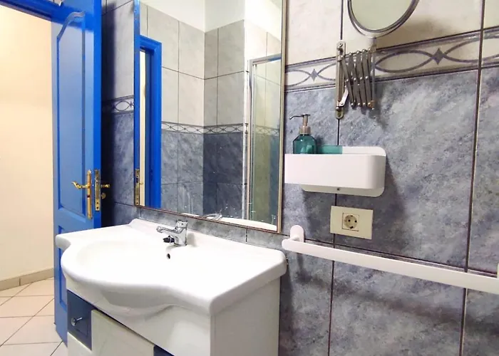 Apartment Oasis - Gin Tonic